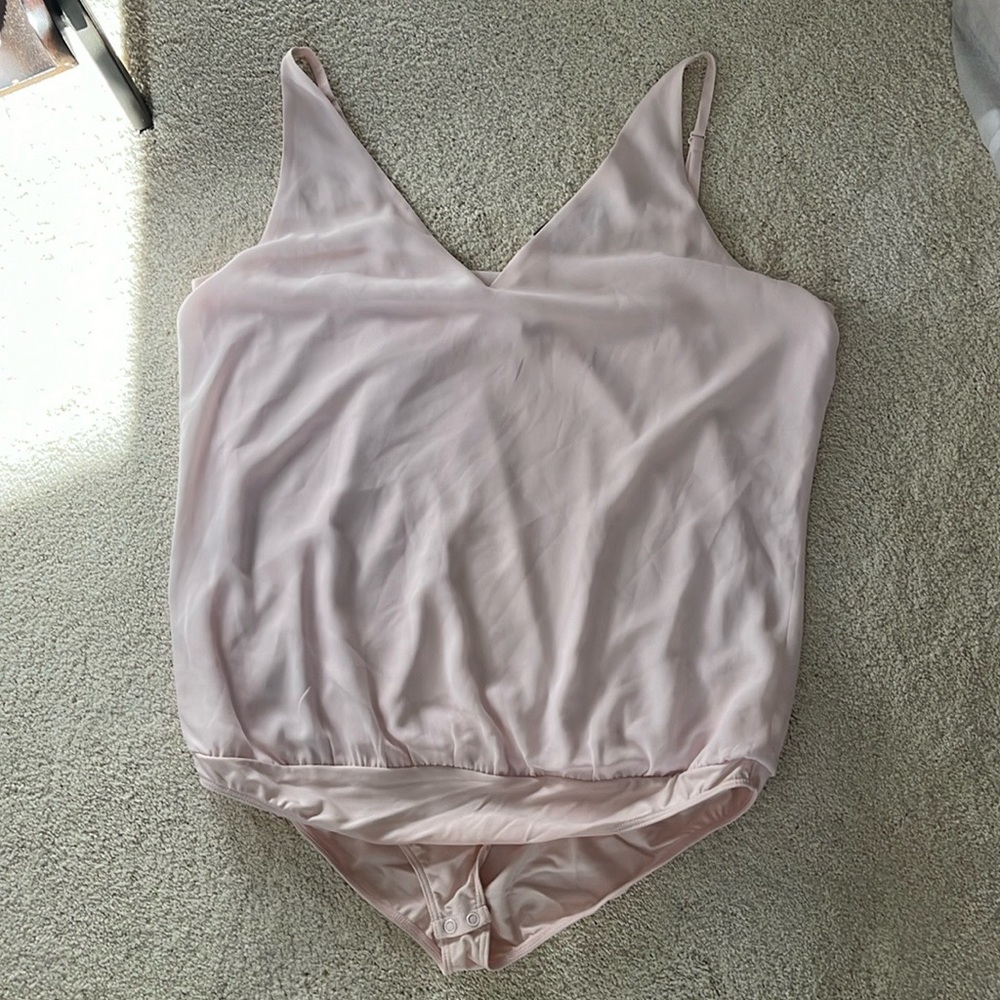 NWT Express Snap Closure Bodysuit - Pale Pink - Size L